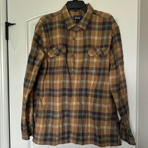 Patagonia Men’s Tan Flannel Button-down Shirt - size XL